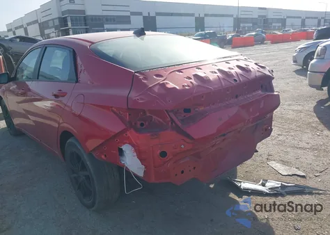 2022 Hyundai Elantra Sel z USA, uszkodzony, nr VIN 5NPLM4AG4NH076545